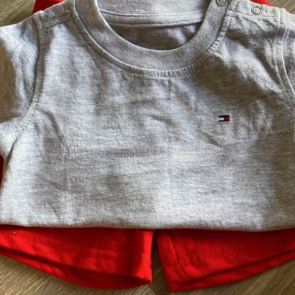 Tommy Hilfiger 2 piece boys size 6-9 mos. NWT! Short sleeve tee & red shorts - Picture 16 of 16